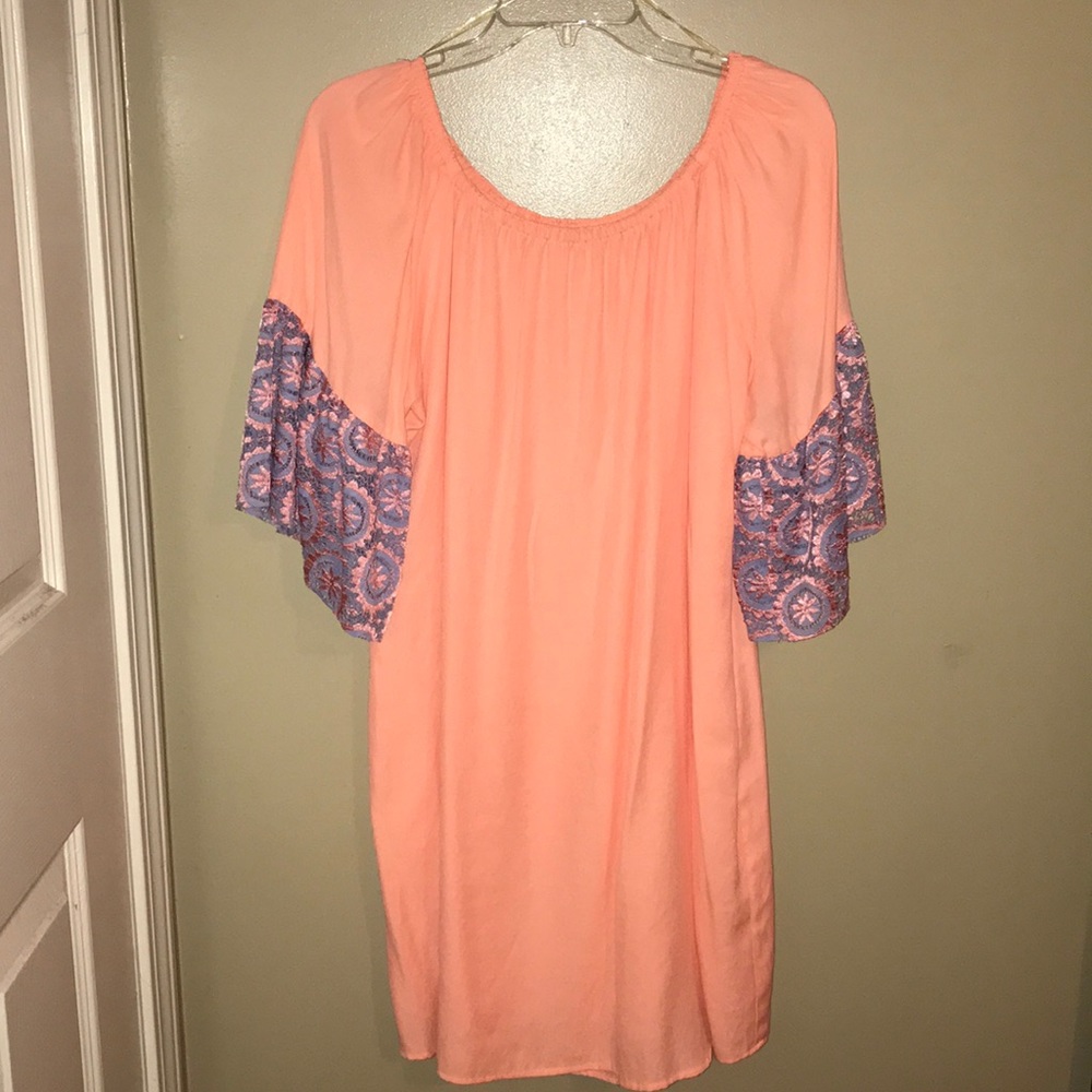 Coral Altard State shift dress w/ lace sleeves